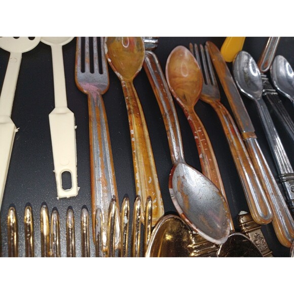 Huge Lot Of OVER 50 Childrens Plastic And Metal Spoons, Forks, Knives, Chilton + - Picture 7 of 14